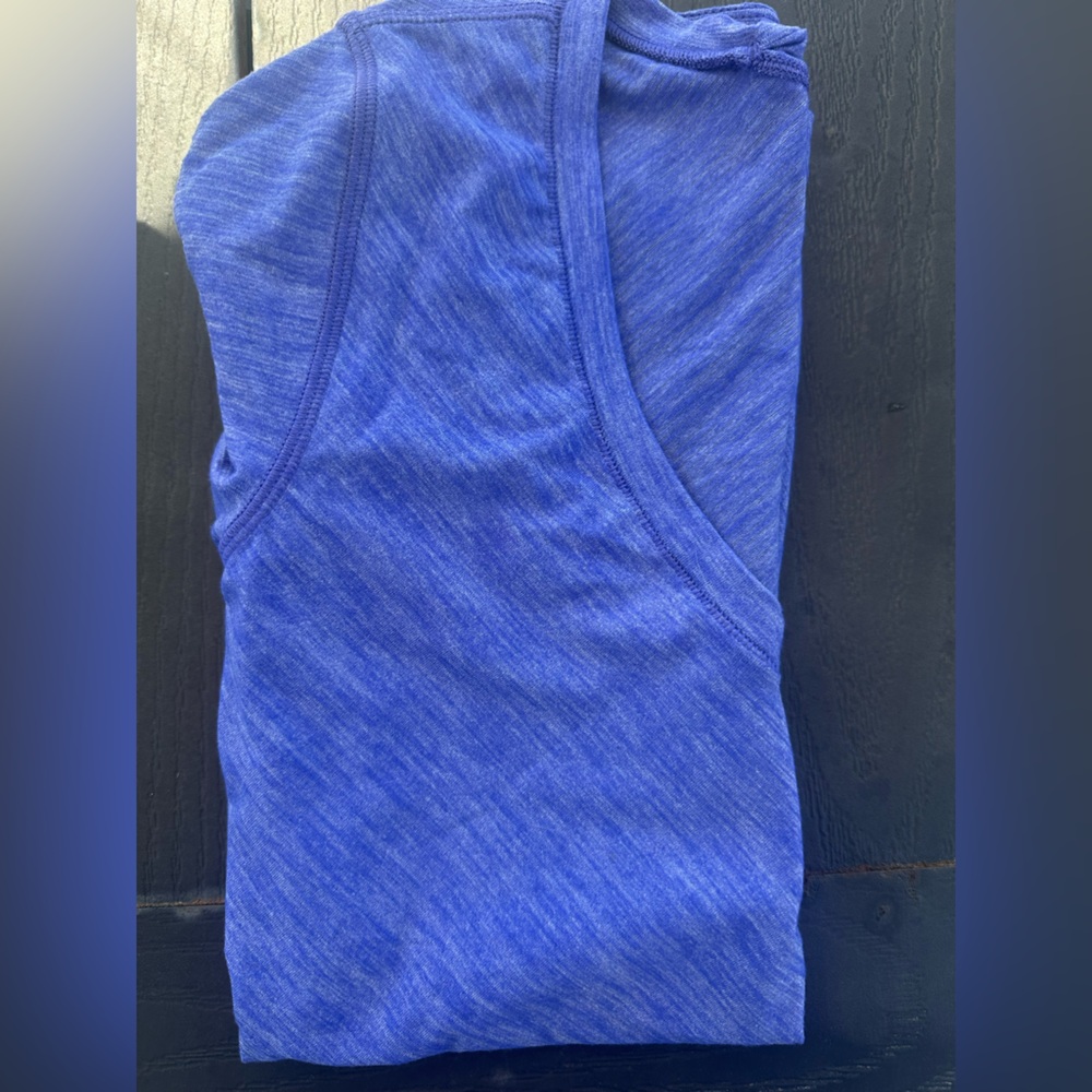 Lululemon V-Neck Tee